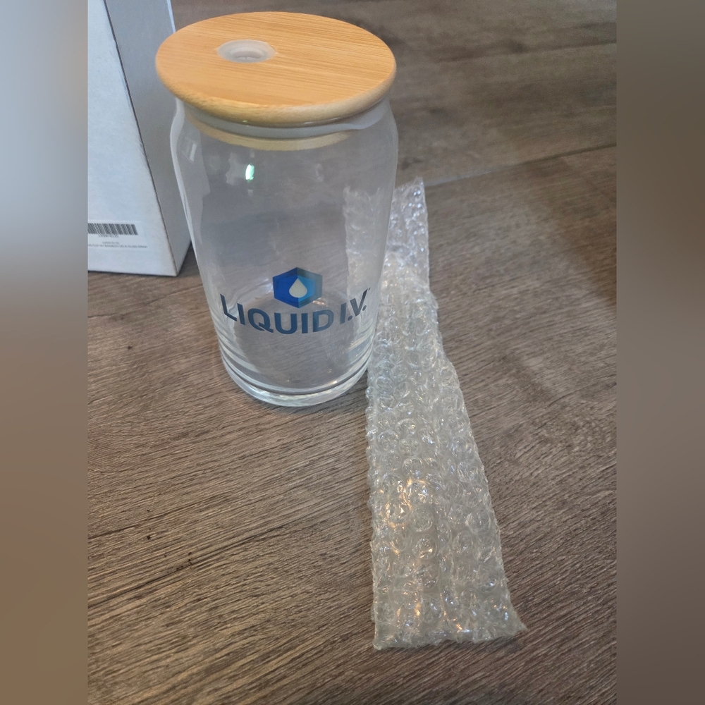 Liquid IV Glass With Sealed Lid & Glass Straw